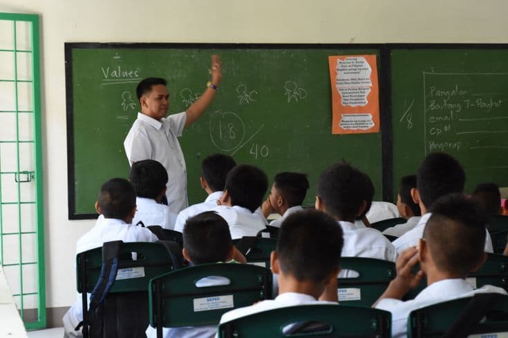 Peran Teknologi dalam Perubahan Sistem Pendidikan Modern