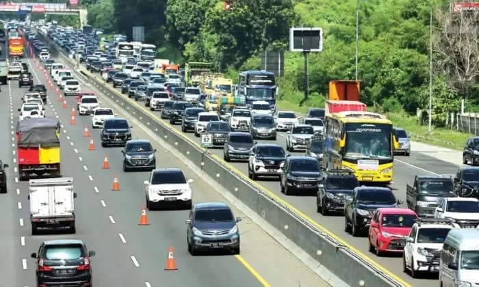 Ketika Jalanan Berubah Jadi Lautan Baja: Kisah Kemacetan Akhir Tahun yang Tak Pernah Usai