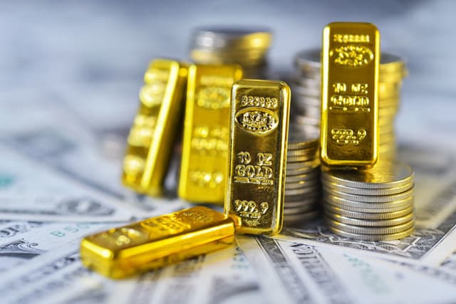 Turunnya Harga Emas: Bencana atau Peluang Emas untuk Investor Cerdas?